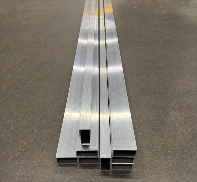 Фото Труба профильная алюминиевая прямоугольная х/д 100х20 мм Д16ТПП